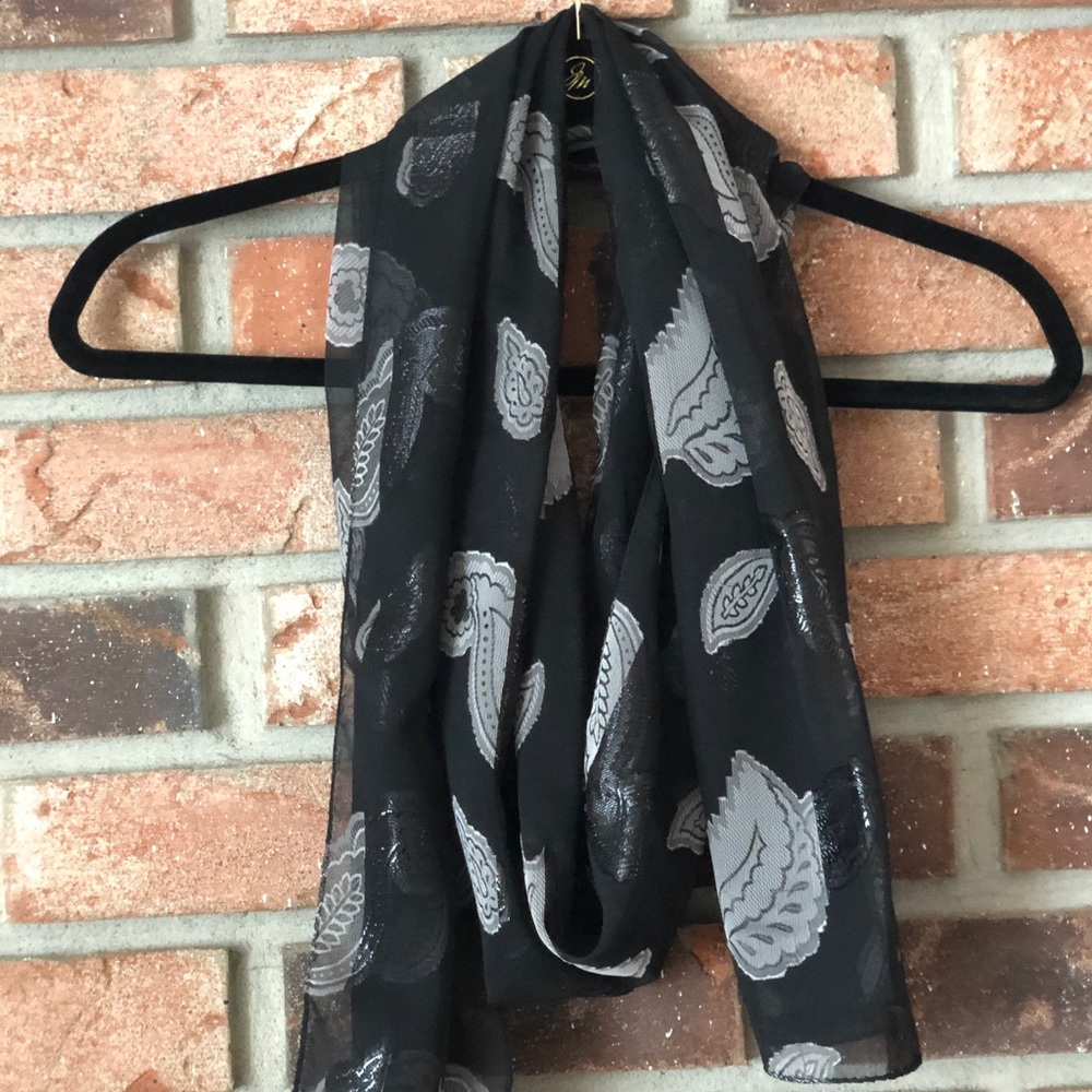 Jeffery Lawrence for Lawrence Bentley Scarf